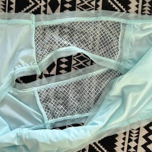 38DDD secret Treasures bra set ( top and bottom ) aqua cloud geo mesh - Picture 6 of 7